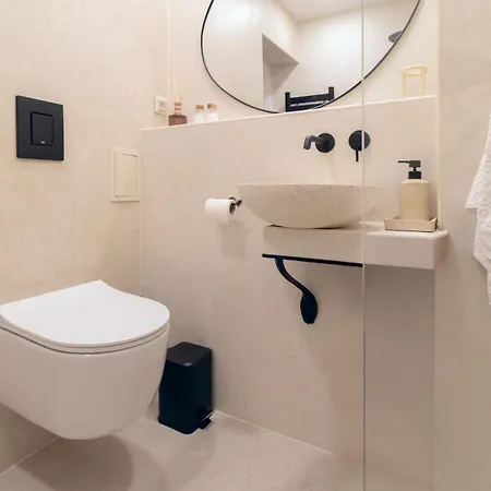 Stylish Retreat In Apartament *