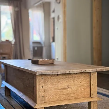 Stylish Retreat In Appartement